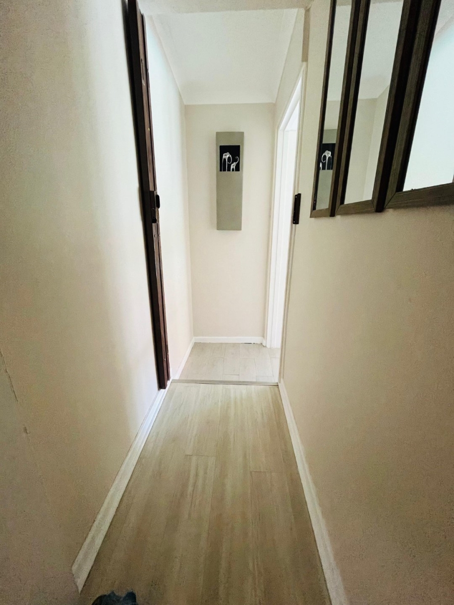 6 Bedroom Property for Sale in Gonubie Eastern Cape